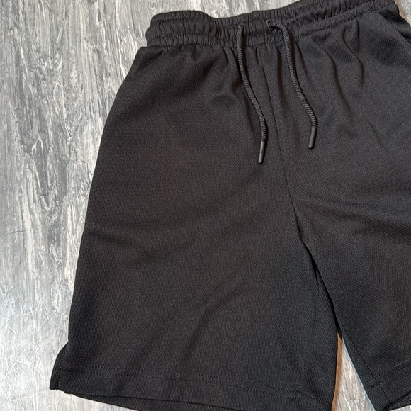 ❤️3/$30 Jordan Air Black and Red Athletic Shorts with Logo - Picture 2 of 8